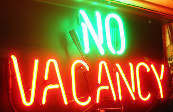 no vacancy neon sign
